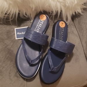 Flat sandals